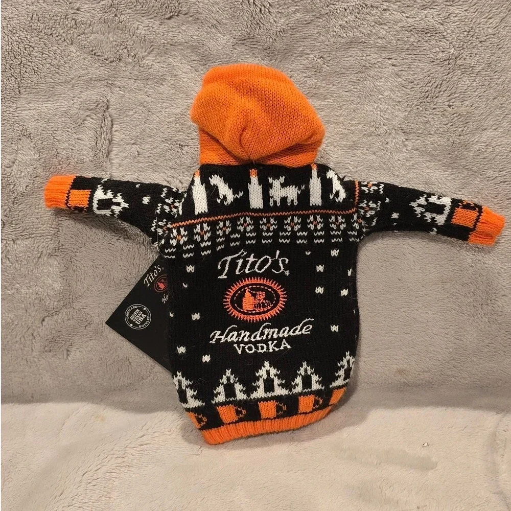 New Tito's‎ Handmade Vodka Mini Ugly Sweater Hoodie Bottle Cover 2019 Holiday